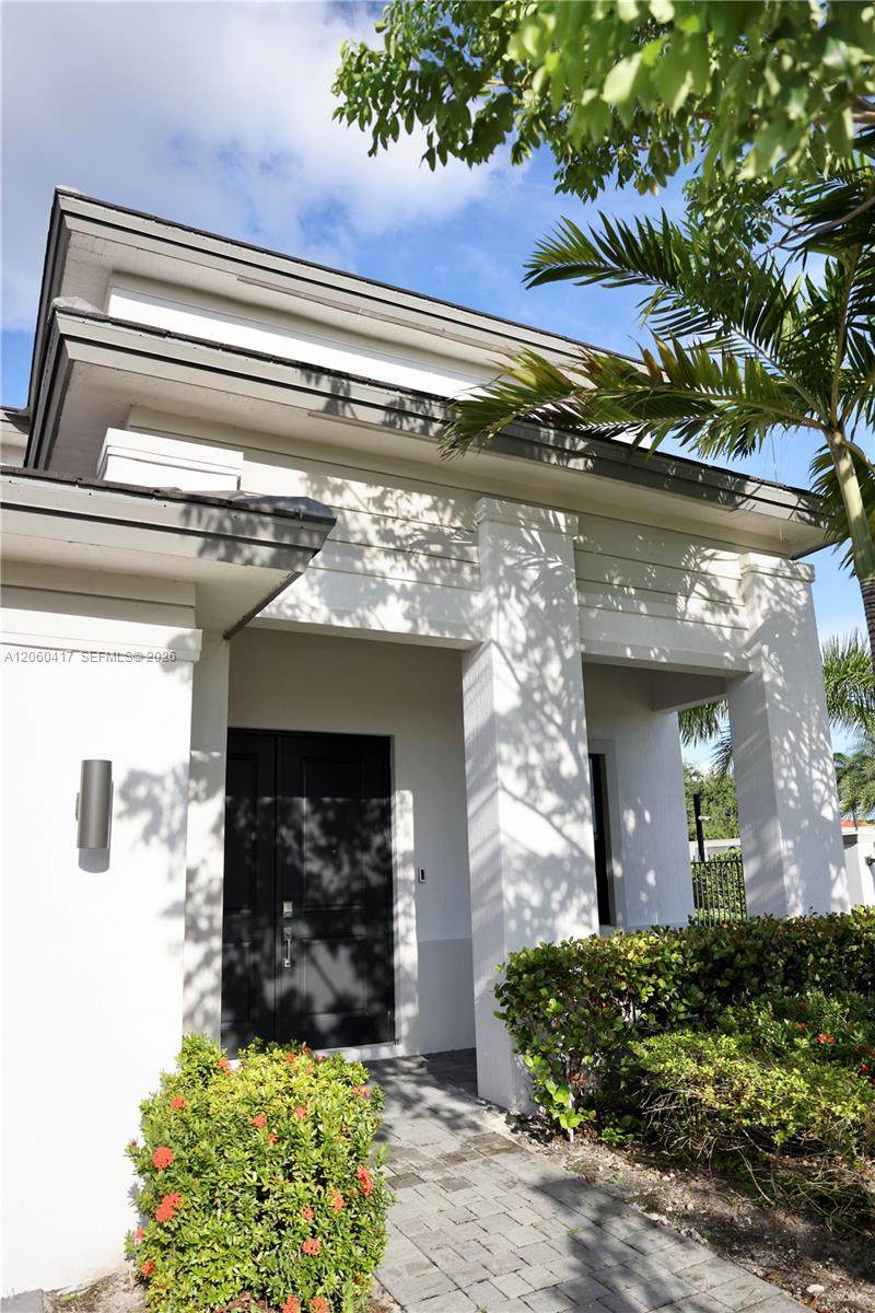 https://bt-photos.global.ssl.fastly.net/miami/orig_boomver_1_A12060417-2.jpg