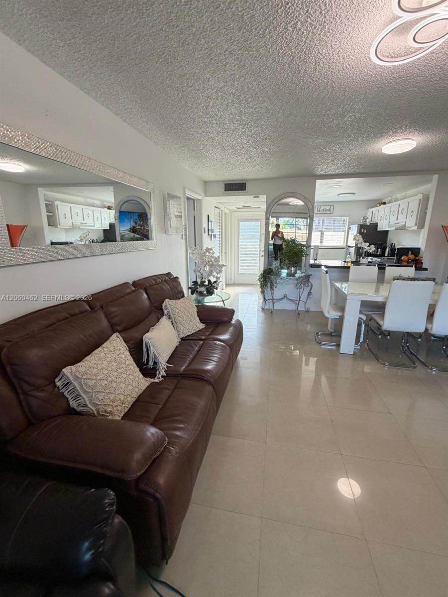 https://bt-photos.global.ssl.fastly.net/miami/1280_boomver_1_A12060462-2.jpg