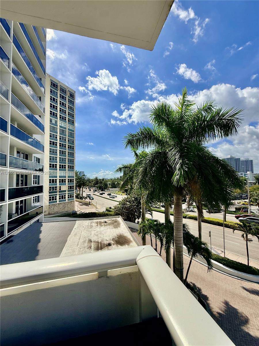 3140 Ocean Dr - Photo 1