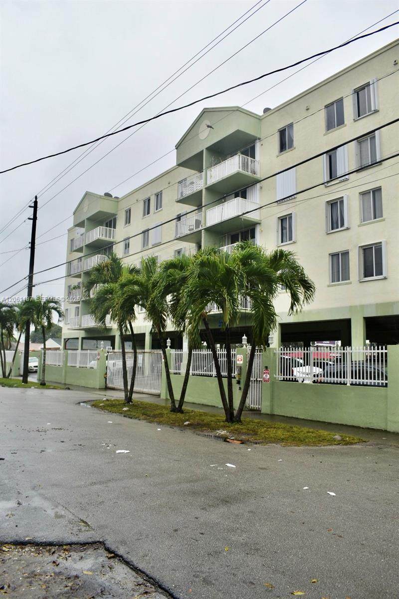 https://bt-photos.global.ssl.fastly.net/miami/orig_boomver_1_A12061137-2.jpg