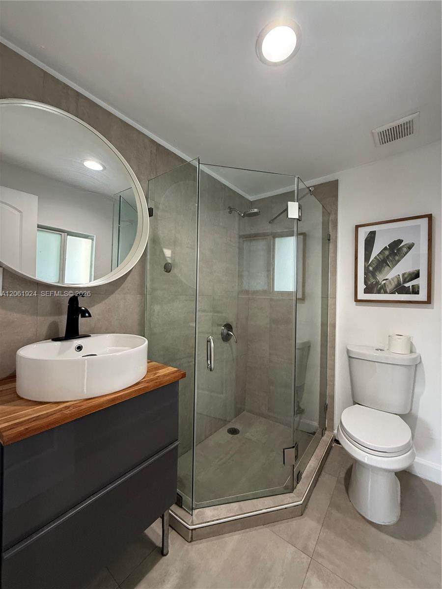 https://bt-photos.global.ssl.fastly.net/miami/orig_boomver_1_A12061924-2.jpg