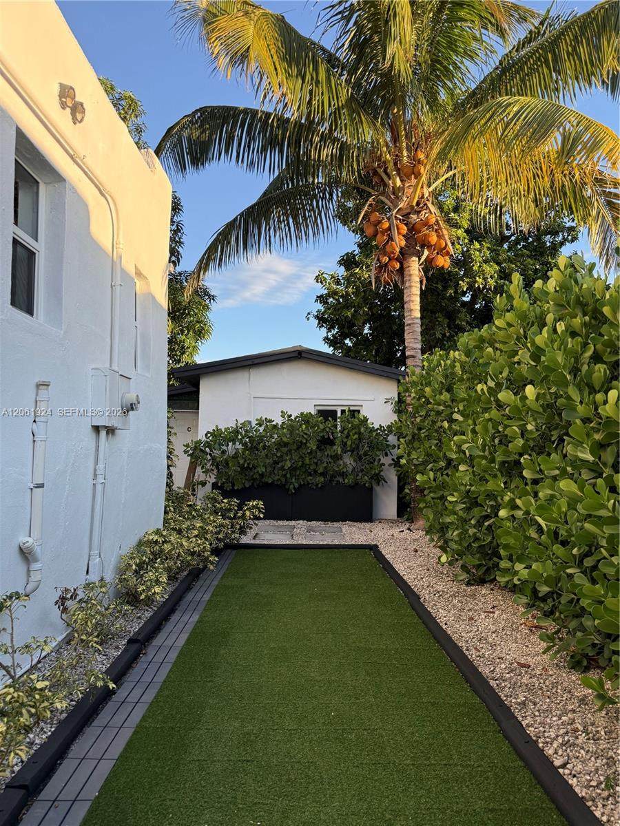 https://bt-photos.global.ssl.fastly.net/miami/orig_boomver_1_A12061924-2.jpg