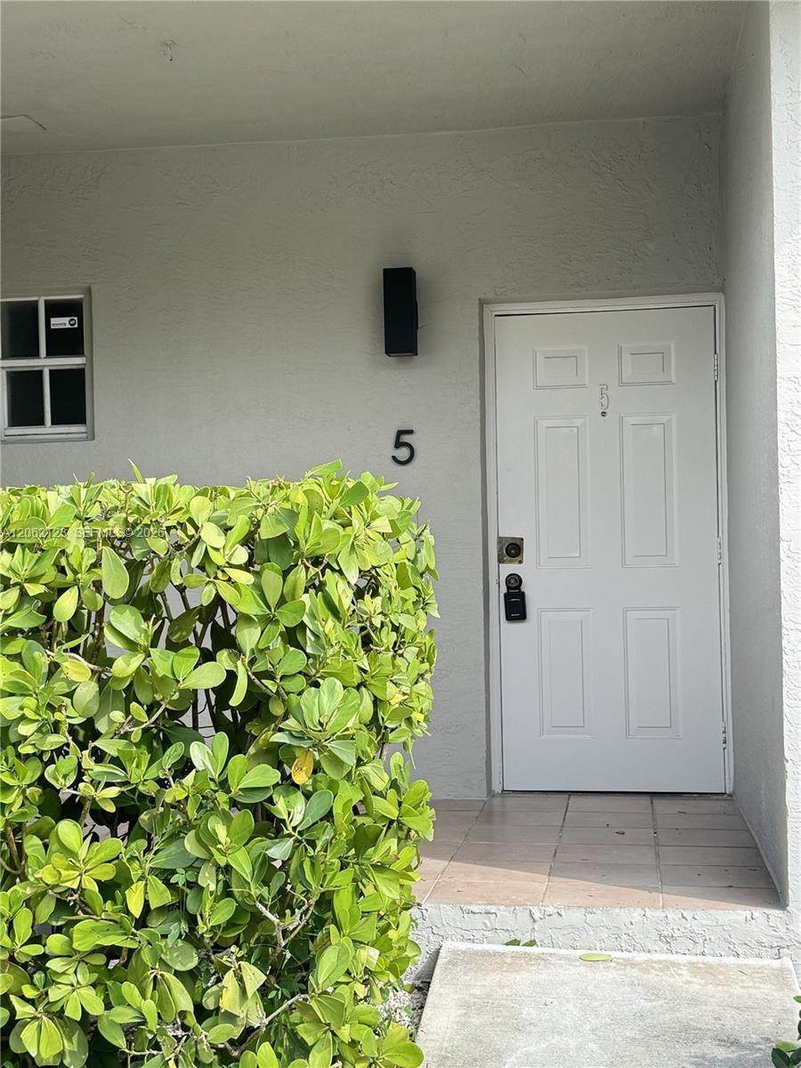 https://bt-photos.global.ssl.fastly.net/miami/1280_boomver_1_A12062123-2.jpg