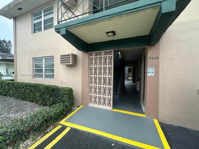 6430 Flagler St - Photo 1