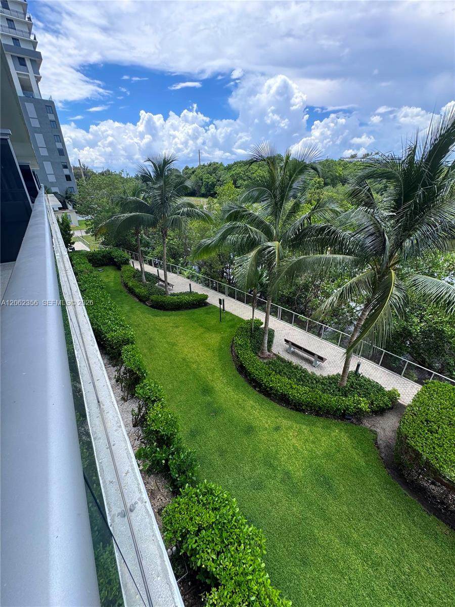 https://bt-photos.global.ssl.fastly.net/miami/orig_boomver_1_A12062356-2.jpg