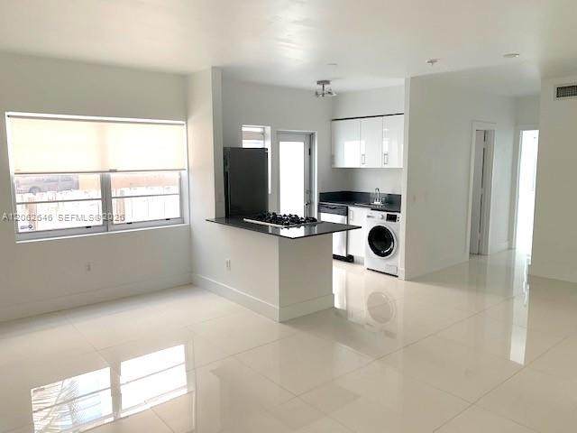 1604 Drexel Ave - Photo 1