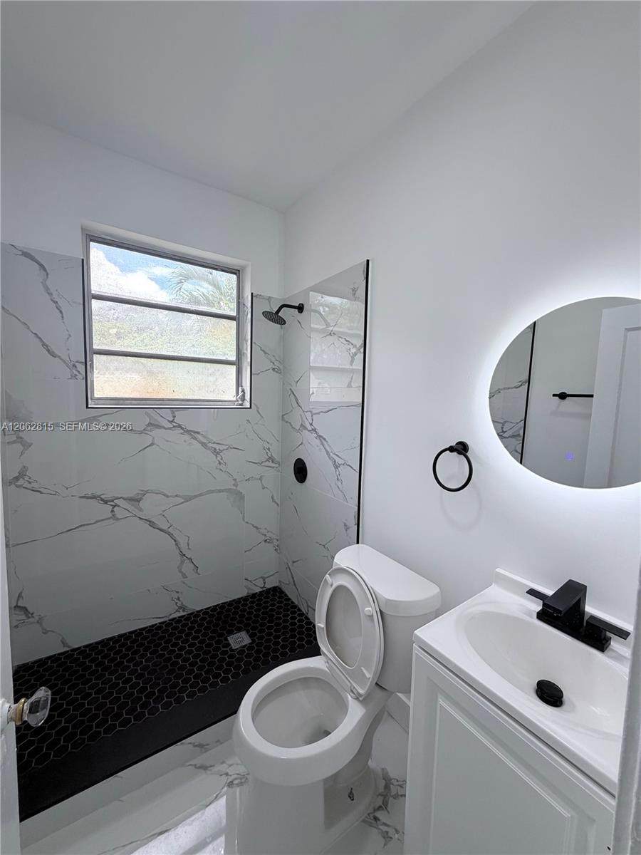 1560 Sw 5th St - Photo 1