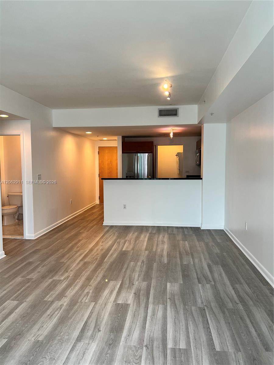 244 Biscayne Blvd - Photo 1