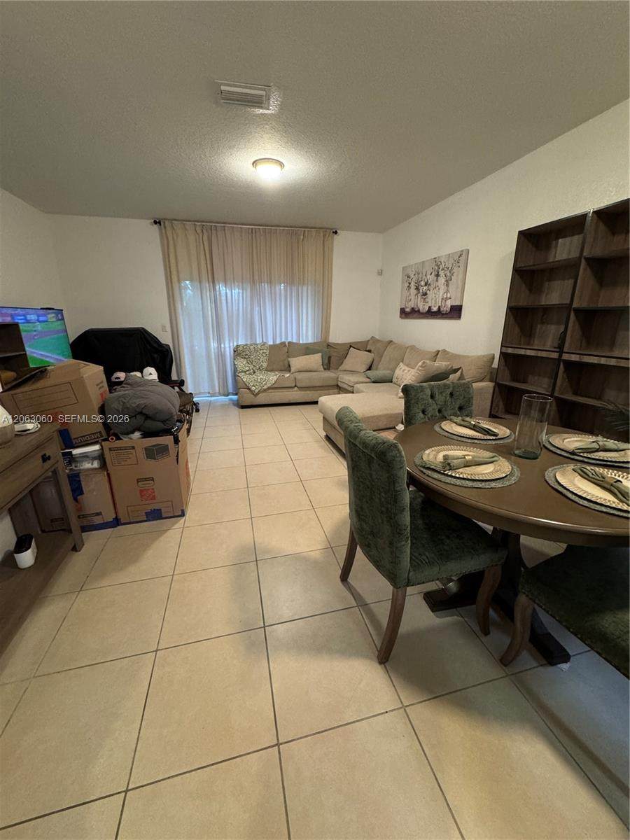 https://bt-photos.global.ssl.fastly.net/miami/1280_boomver_1_A12063060-2.jpg
