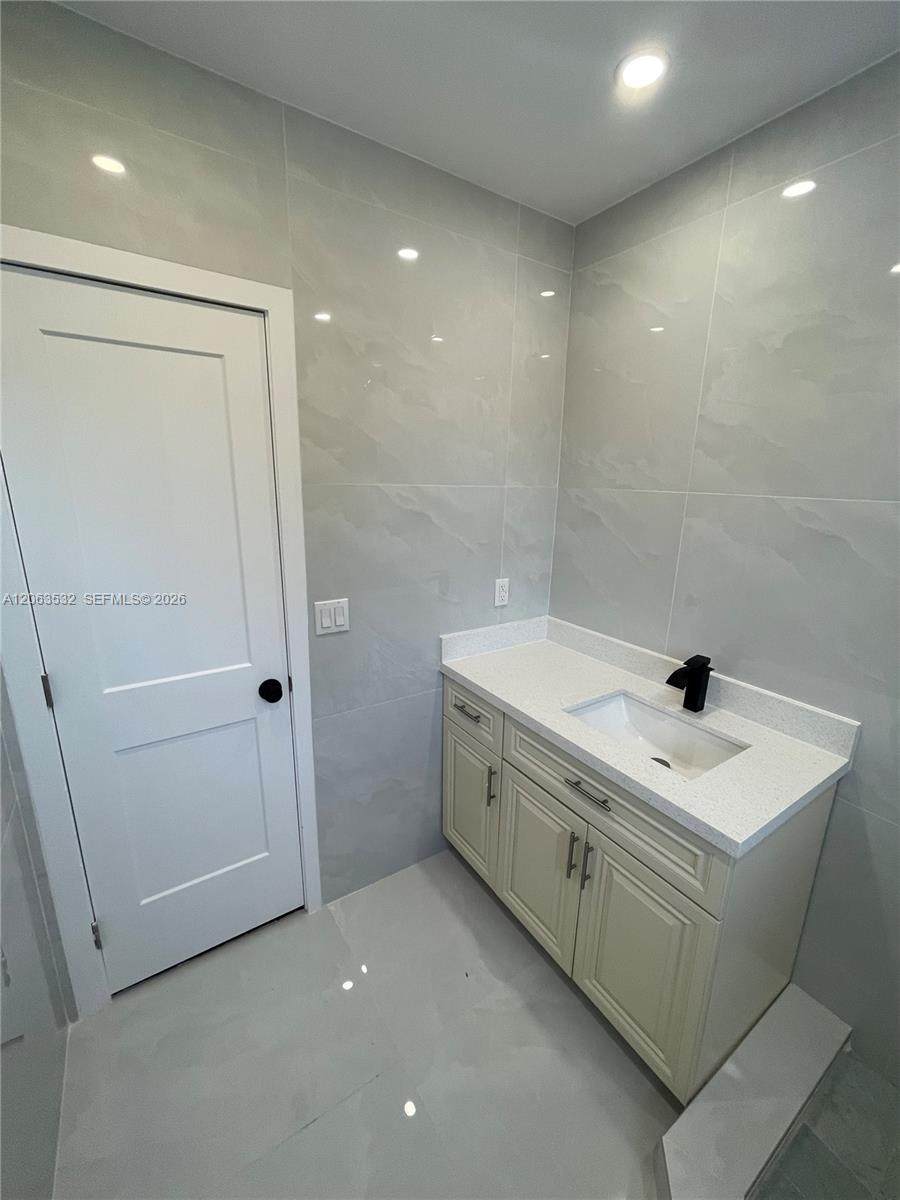 https://bt-photos.global.ssl.fastly.net/miami/1280_boomver_1_A12063532-2.jpg