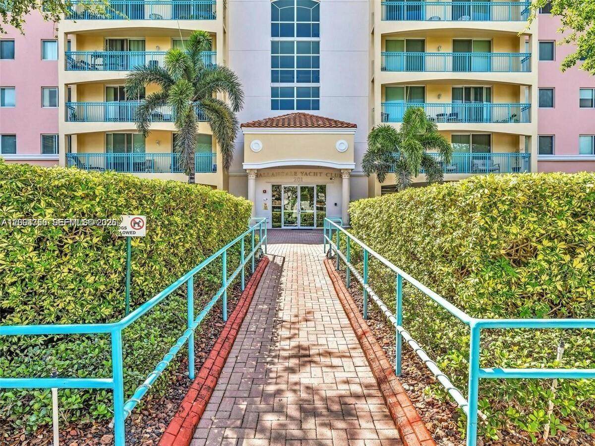 https://bt-photos.global.ssl.fastly.net/miami/orig_boomver_1_A12063750-2.jpg