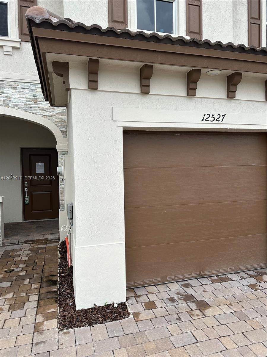 12527 24 AVE - Photo 1