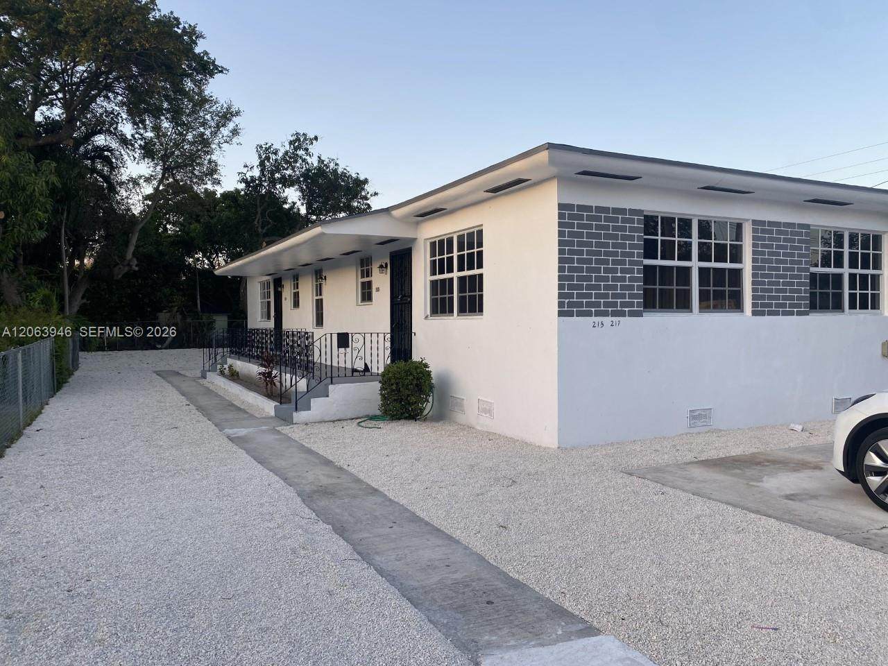 217 48th St - Photo 1