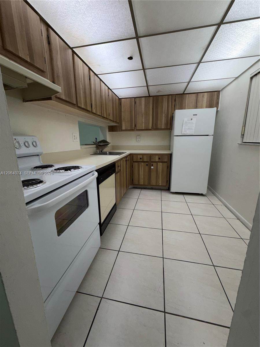 8700 133rd Ave Rd - Photo 1