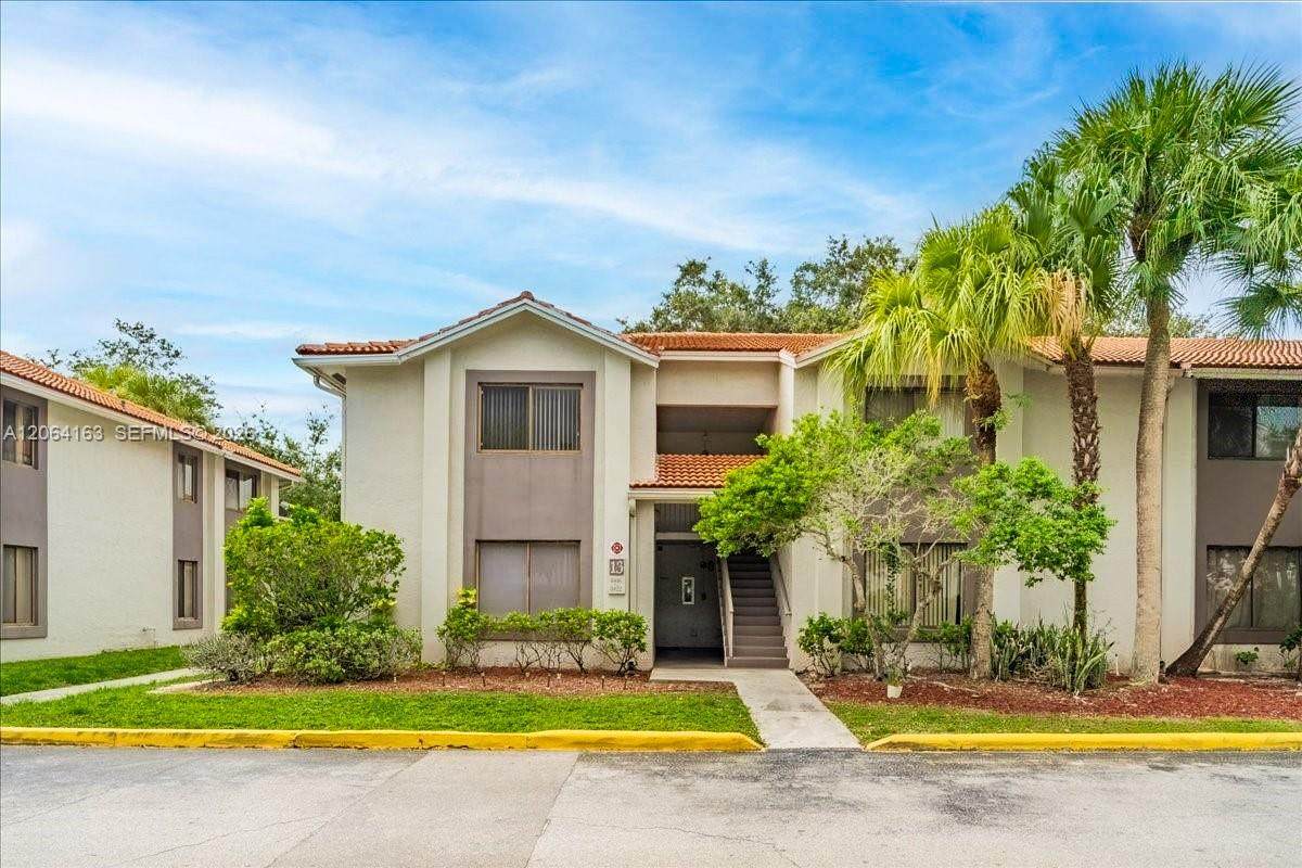 3212 Coral Lake Ln - Photo 1
