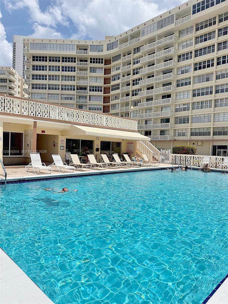 1817 Ocean Dr - Photo 1
