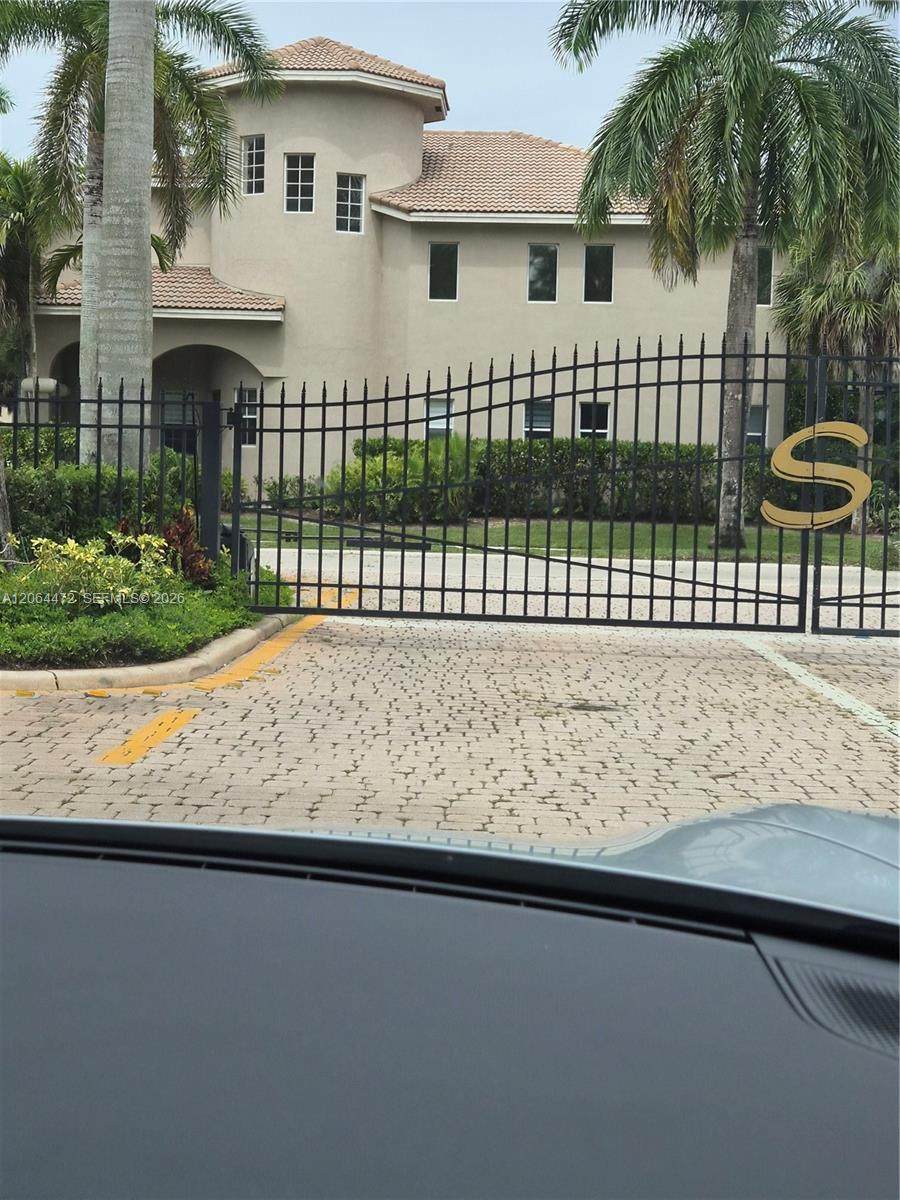 https://bt-photos.global.ssl.fastly.net/miami/orig_boomver_1_A12064472-2.jpg