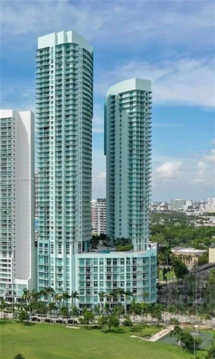 1900 Bayshore Dr - Photo 1