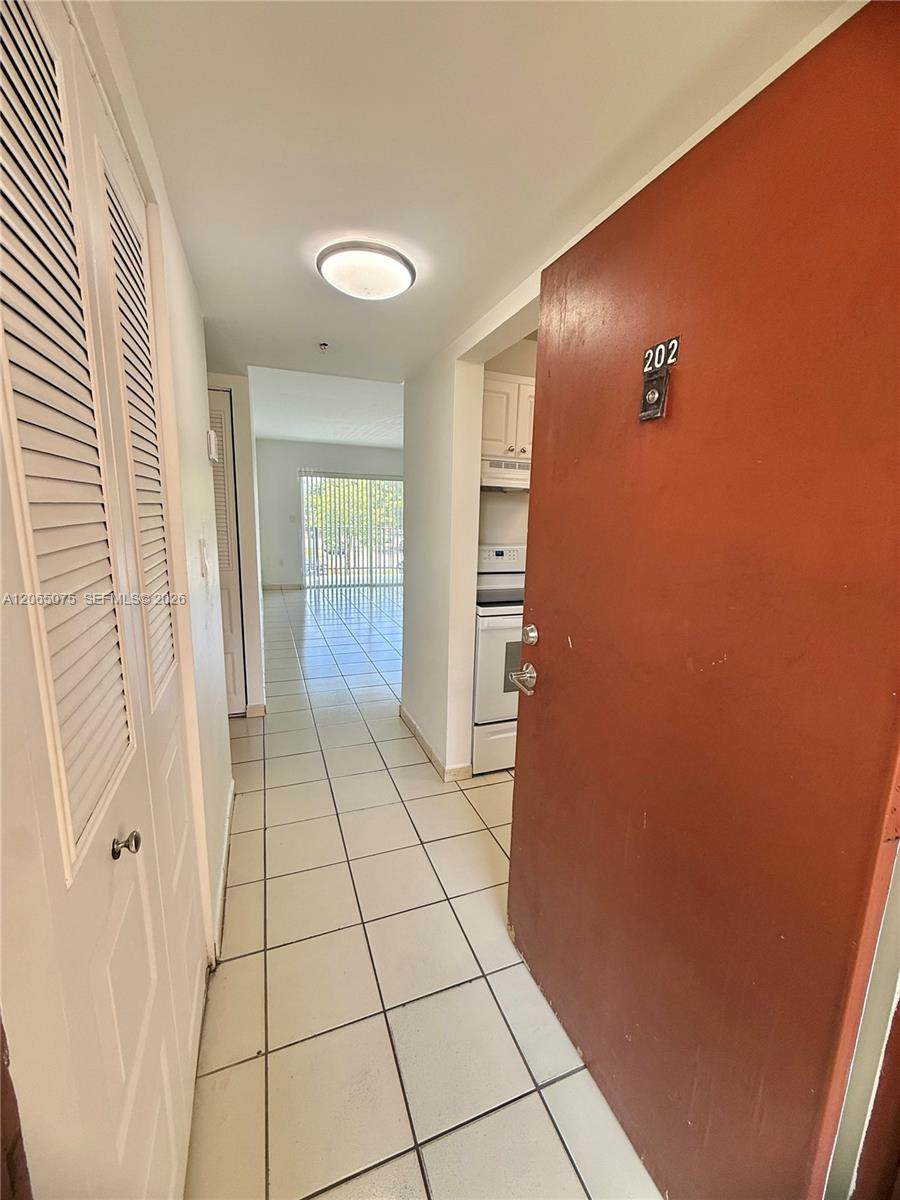 5201 7th St - Photo 1
