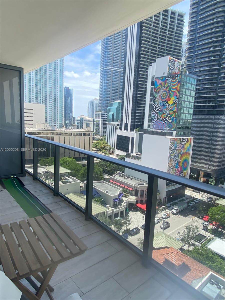 https://bt-photos.global.ssl.fastly.net/miami/orig_boomver_1_A12065298-2.jpg