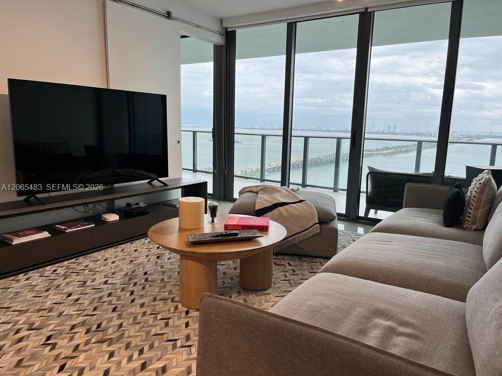 https://bt-photos.global.ssl.fastly.net/miami/1280_boomver_1_A12065483-2.jpg