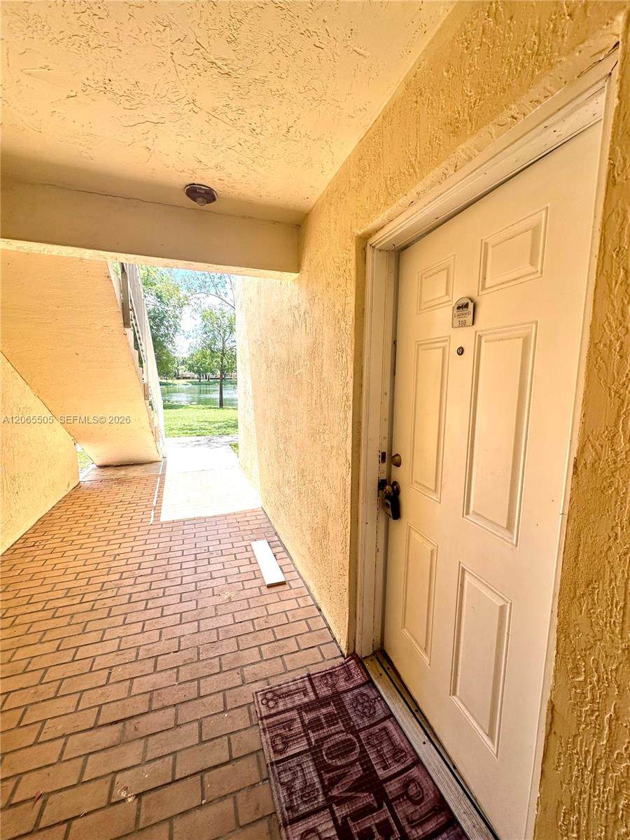 https://bt-photos.global.ssl.fastly.net/miami/orig_boomver_1_A12065505-2.jpg