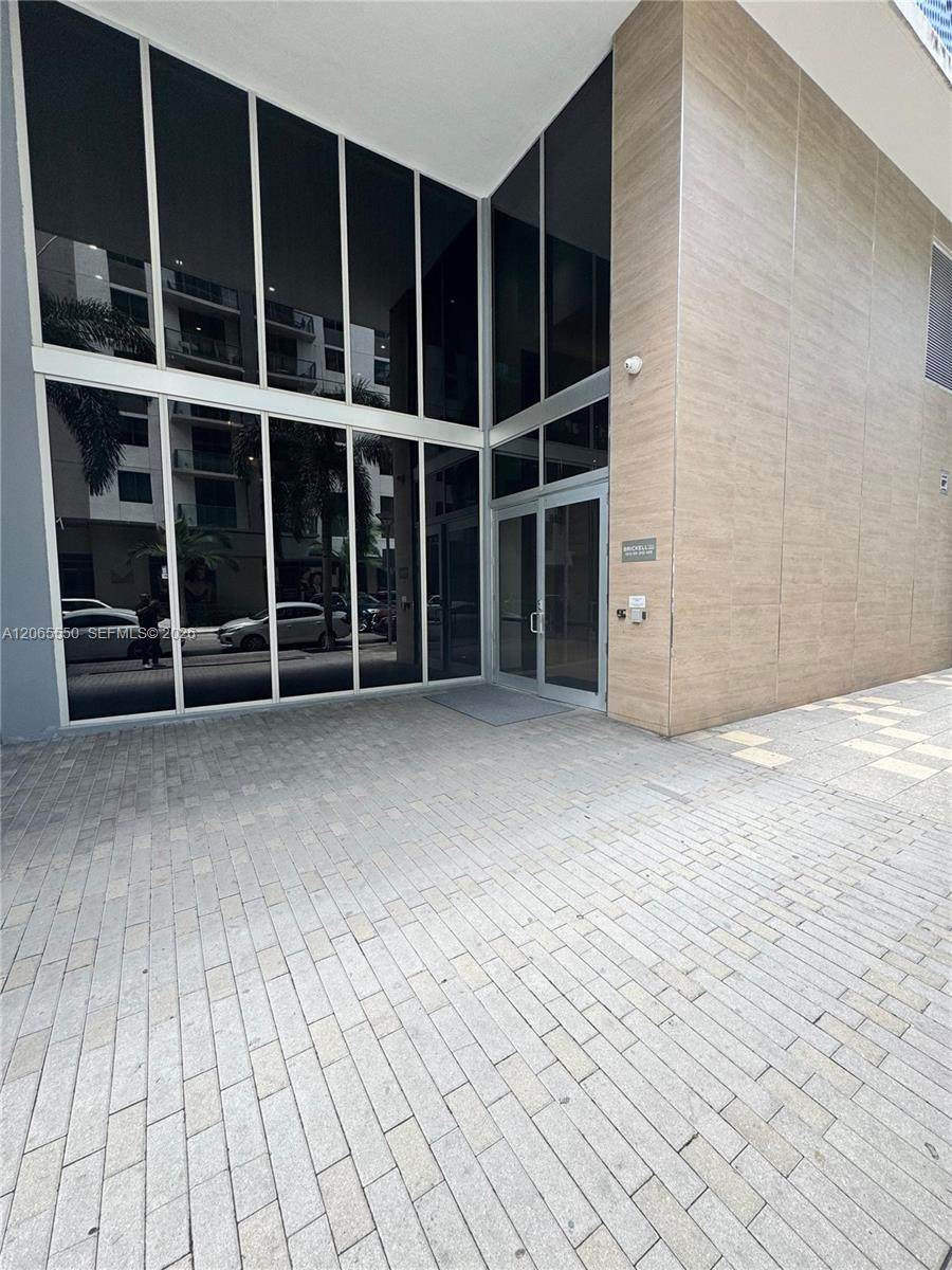 https://bt-photos.global.ssl.fastly.net/miami/orig_boomver_1_A12065550-2.jpg