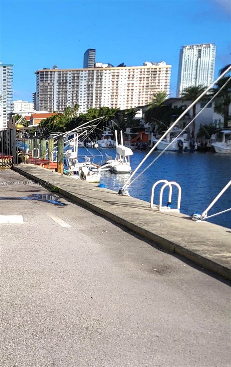 https://bt-photos.global.ssl.fastly.net/miami/orig_boomver_1_A12066016-2.jpg
