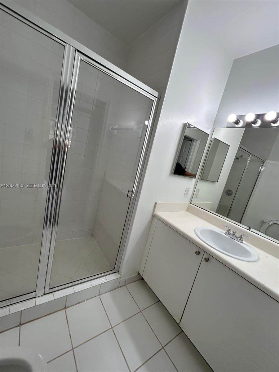 https://bt-photos.global.ssl.fastly.net/miami/orig_boomver_1_A12066180-2.jpg