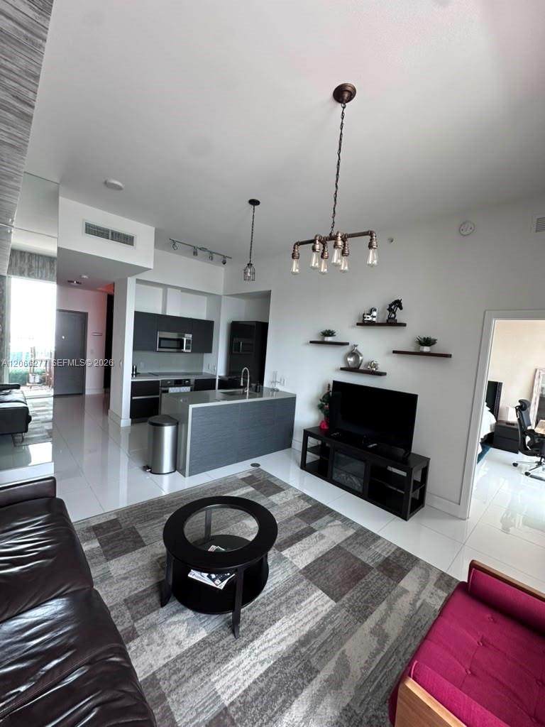 https://bt-photos.global.ssl.fastly.net/miami/orig_boomver_1_A12066277-2.jpg