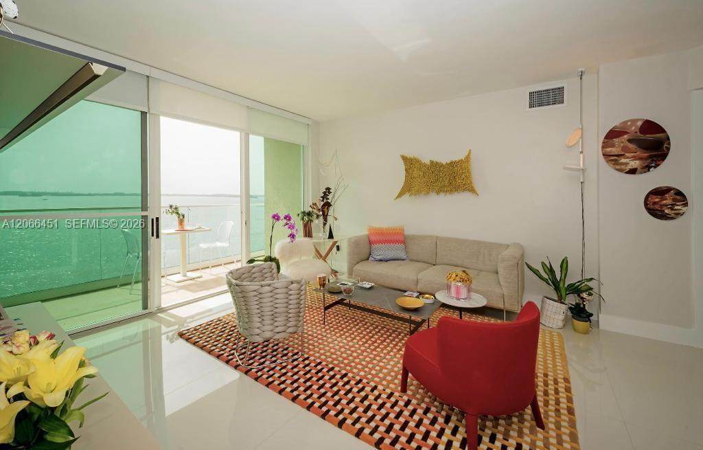 https://bt-photos.global.ssl.fastly.net/miami/orig_boomver_1_A12066451-2.jpg