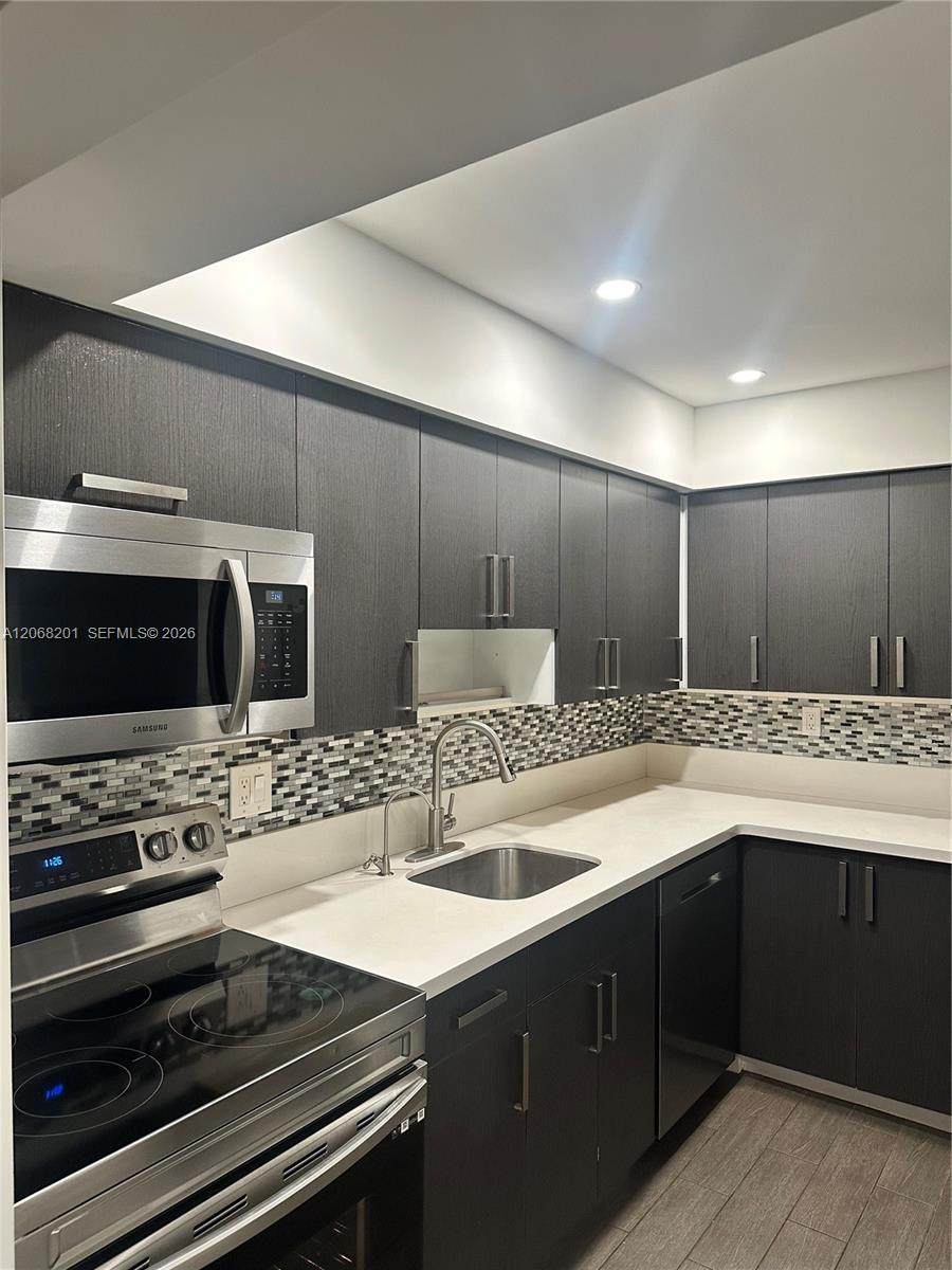 9449 76th St - Photo 1