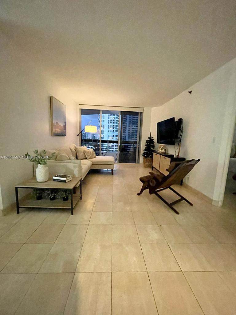 3600 Mystic Pointe Dr - Photo 1