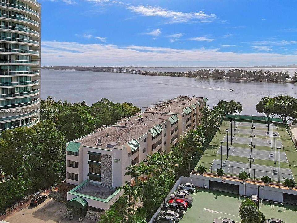 https://bt-photos.global.ssl.fastly.net/miami/orig_boomver_1_A12069009-2.jpg