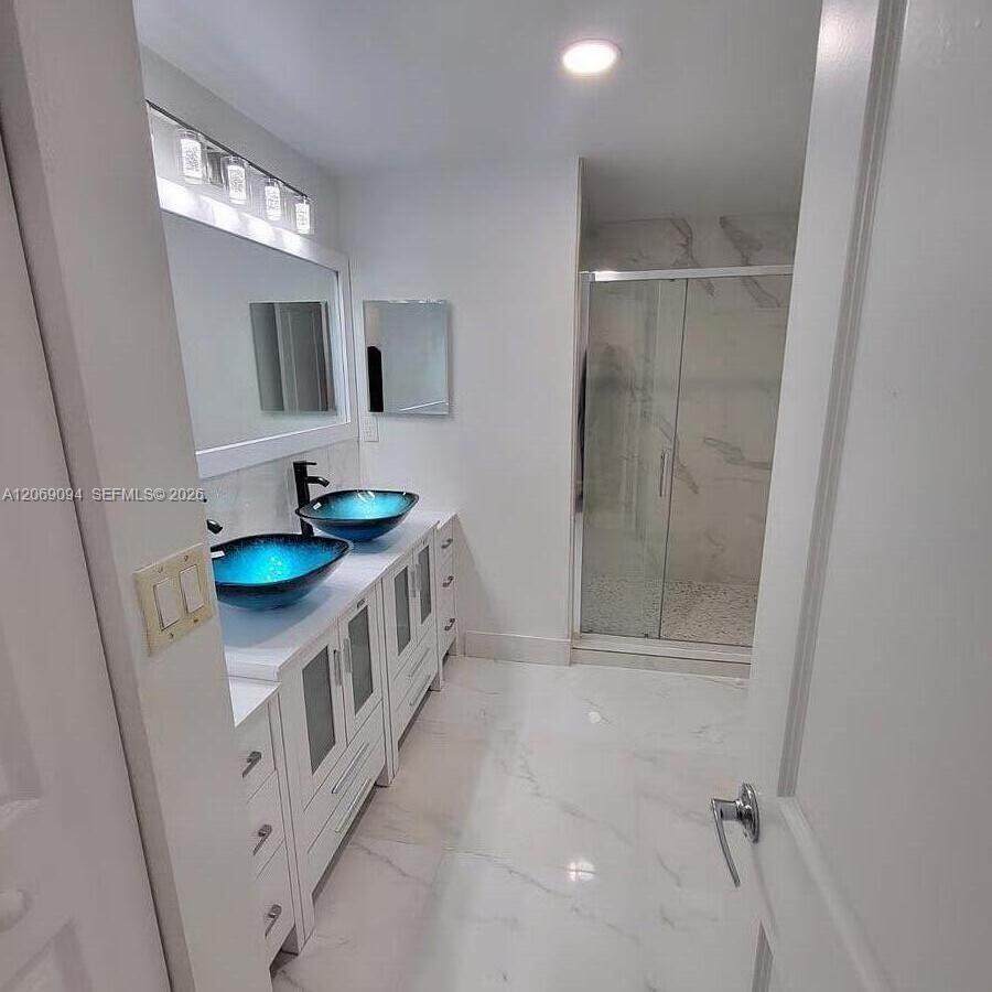 https://bt-photos.global.ssl.fastly.net/miami/orig_boomver_1_A12069094-2.jpg
