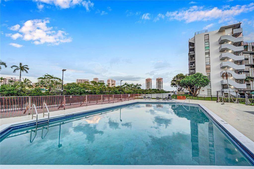 3401 Country Club Dr - Photo 1