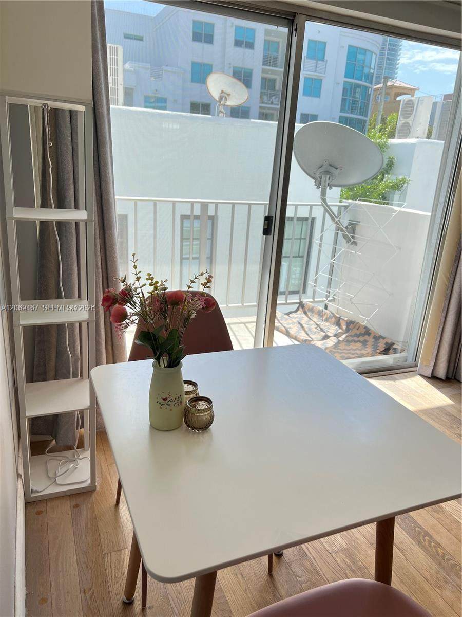 221 Meridian Ave - Photo 1