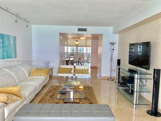 https://bt-photos.global.ssl.fastly.net/miami/1280_boomver_1_A12069626-2.jpg