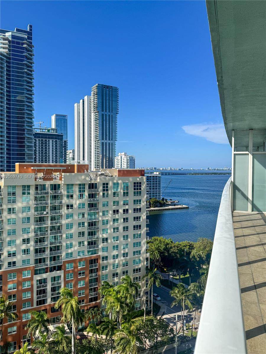 1900 Bayshore Dr - Photo 1