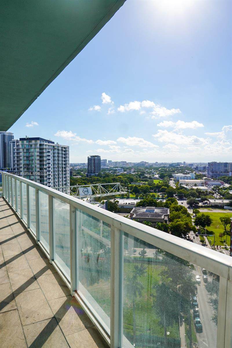 https://bt-photos.global.ssl.fastly.net/miami/orig_boomver_1_A12069740-2.jpg