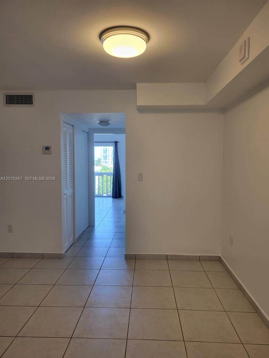 7620 Carlyle Ave - Photo 1