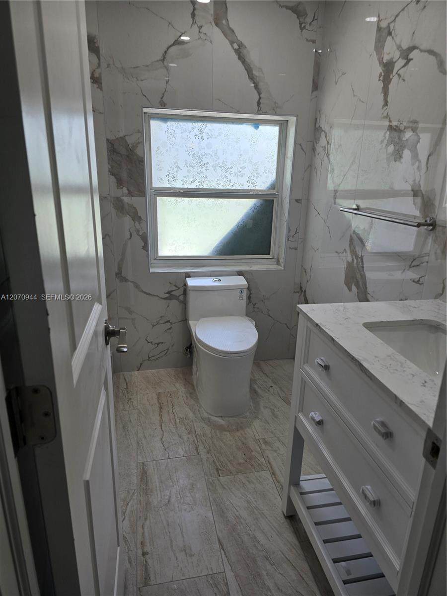 https://bt-photos.global.ssl.fastly.net/miami/orig_boomver_1_A12070944-2.jpg