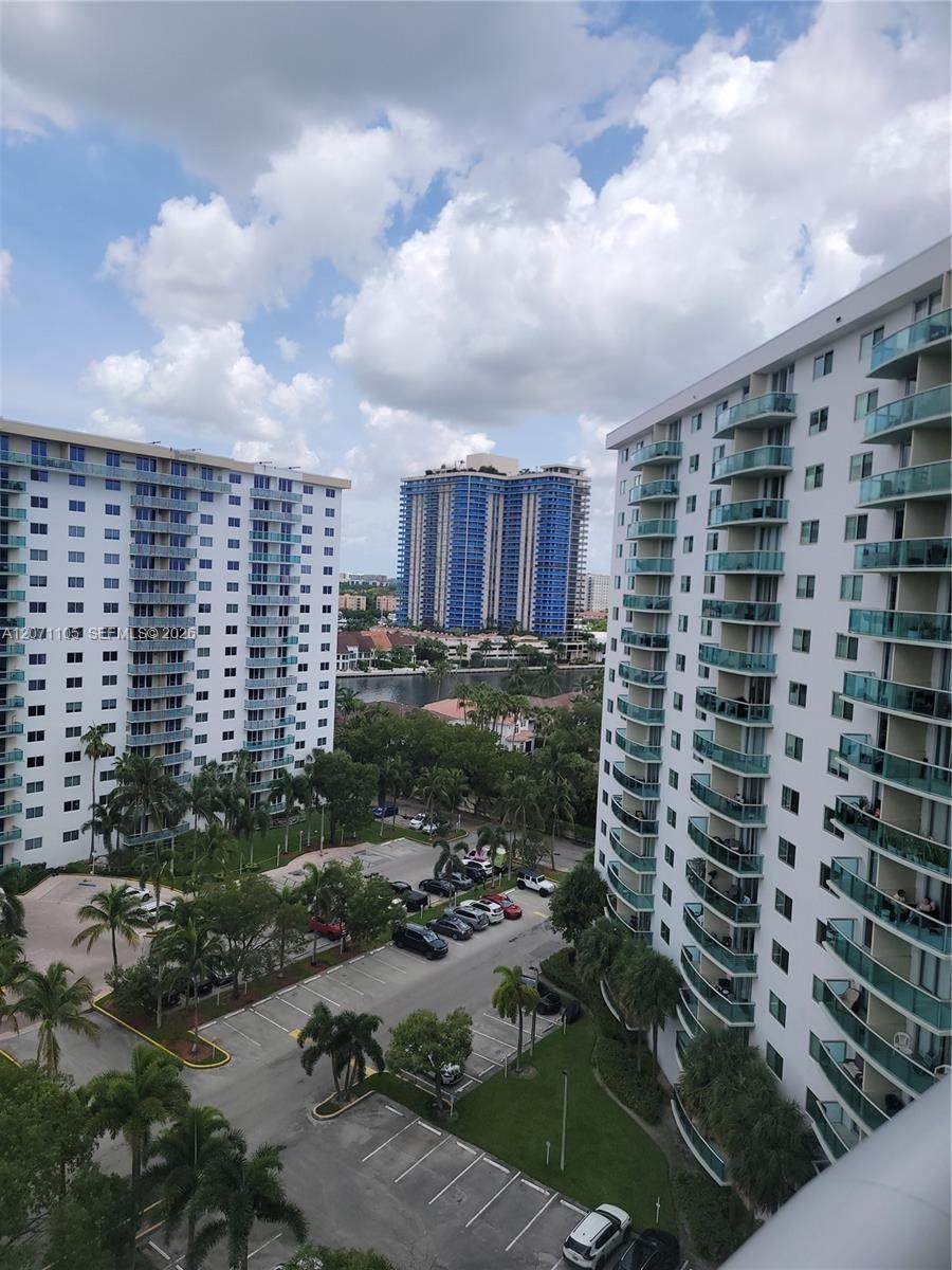 https://bt-photos.global.ssl.fastly.net/miami/orig_boomver_1_A12071105-2.jpg