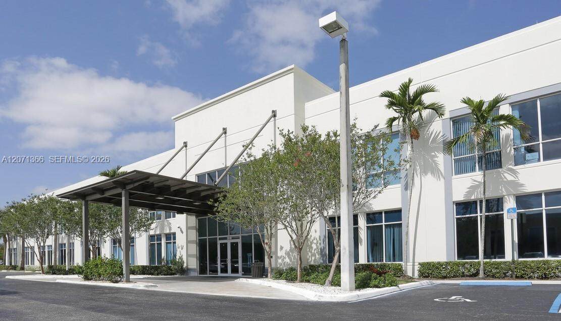 https://bt-photos.global.ssl.fastly.net/miami/orig_boomver_1_A12071366-2.jpg