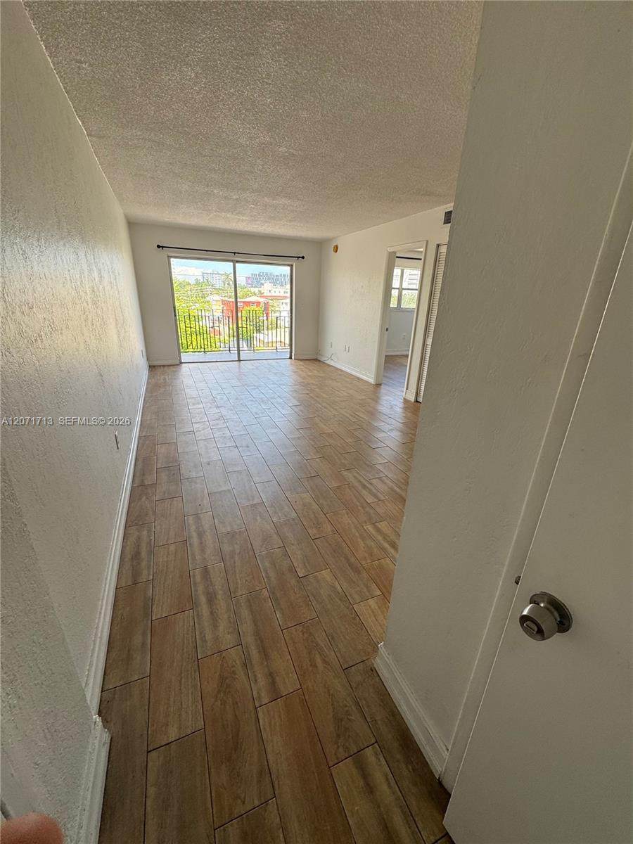 444 4th St - Photo 1