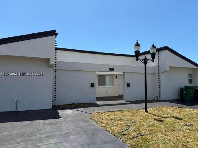 206 1st Ct - Photo 1