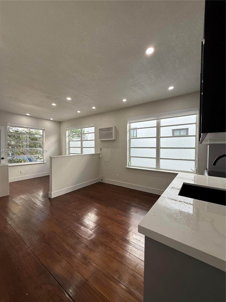 723 2nd St - Photo 1