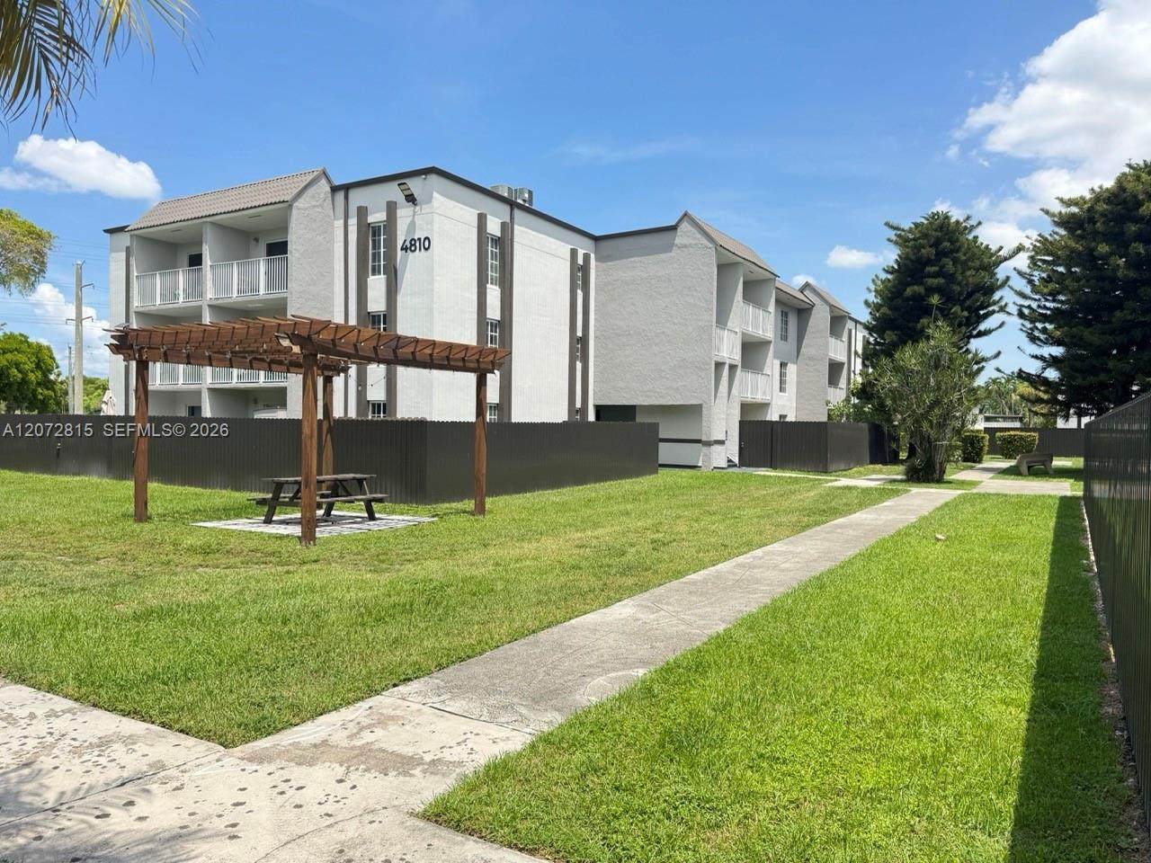 https://bt-photos.global.ssl.fastly.net/miami/orig_boomver_1_A12072815-2.jpg
