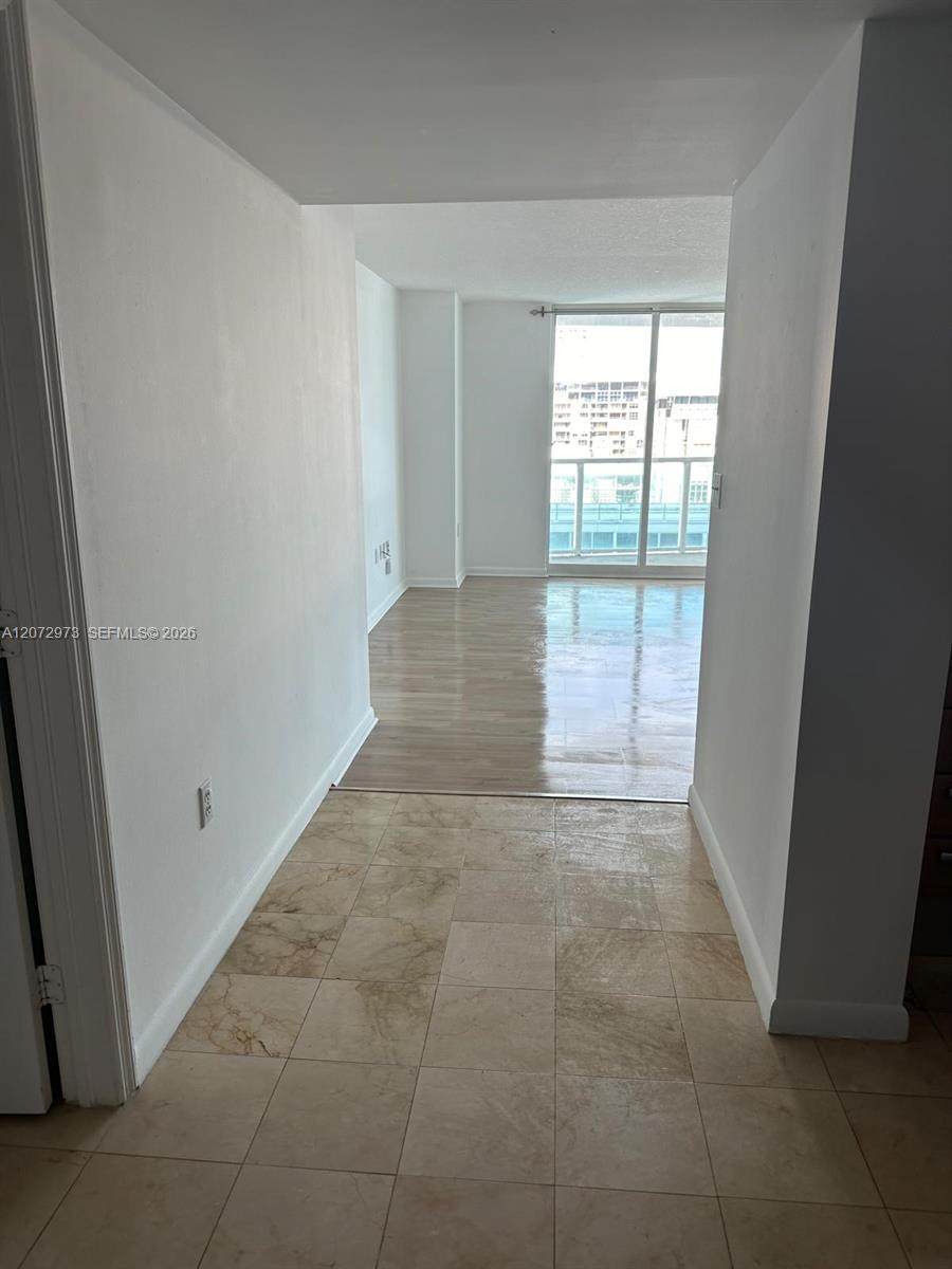 https://bt-photos.global.ssl.fastly.net/miami/orig_boomver_1_A12072973-2.jpg