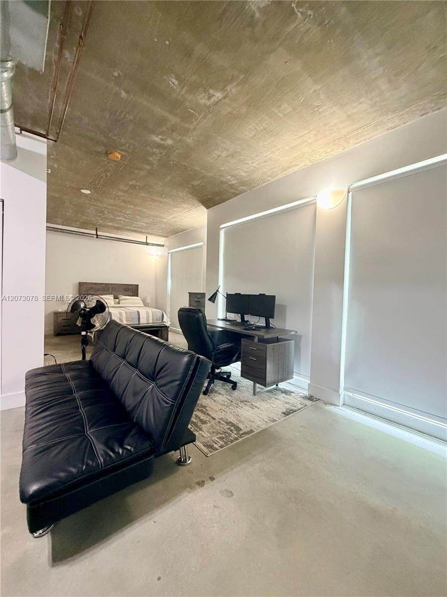 455 25th St - Photo 1